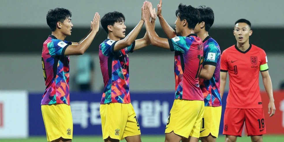 Số 9 ảo: Khi tiền đạo không còn nhiệm vụ ghi bàn