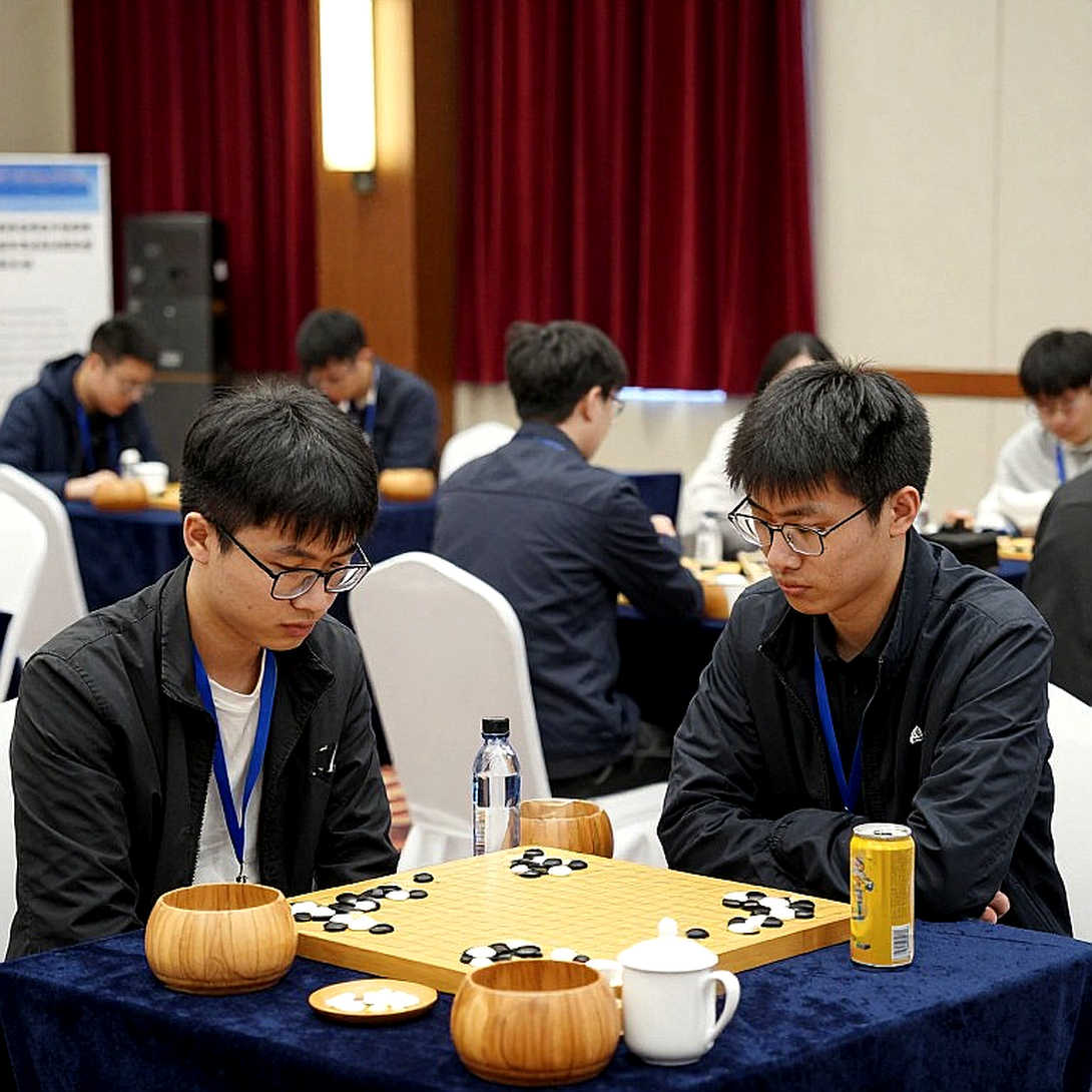 Nước cờ của Sipke Ernst: Khi một kỳ thủ Grandmaster được giao bán như một con số