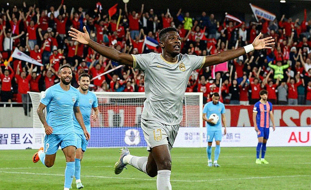 Gillette Stadium and the Cross-Border Story: When a Football Pitch Becomes a Political Battlefield Gillette Stadium and the Cross-Border Story: When a Football Pitch Becomes a Political Battlefield