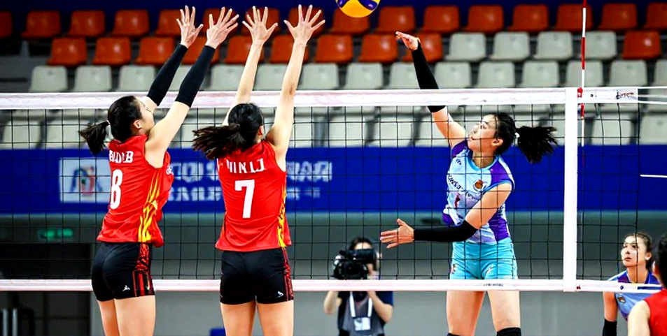 Ba cái tên và khoảng trống dưới hàng tiền vệ: lời tự thú của Erik ten Hag