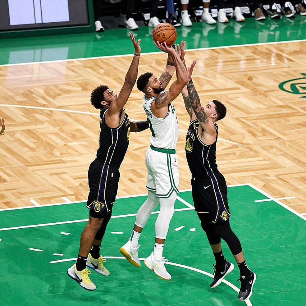 101-87 ở Badalona: Barcelona bỏ rơi một tay ném, và trả giá bằng cúp